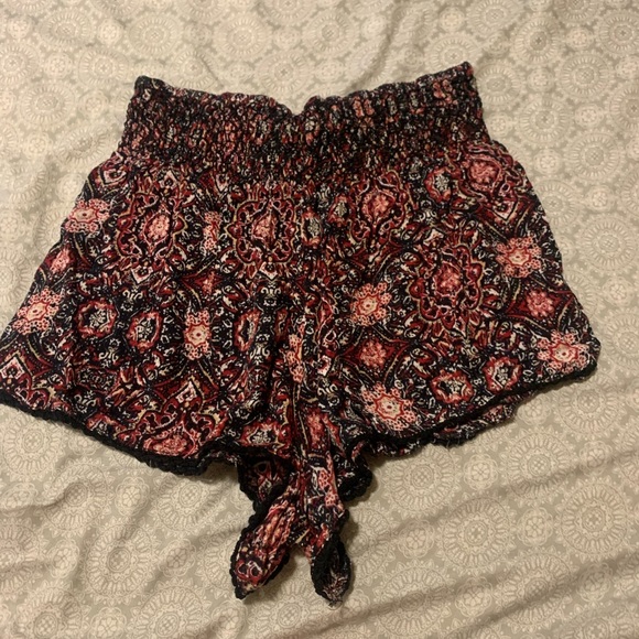 Sale// Eyecandy Shorts - Picture 4 of 6